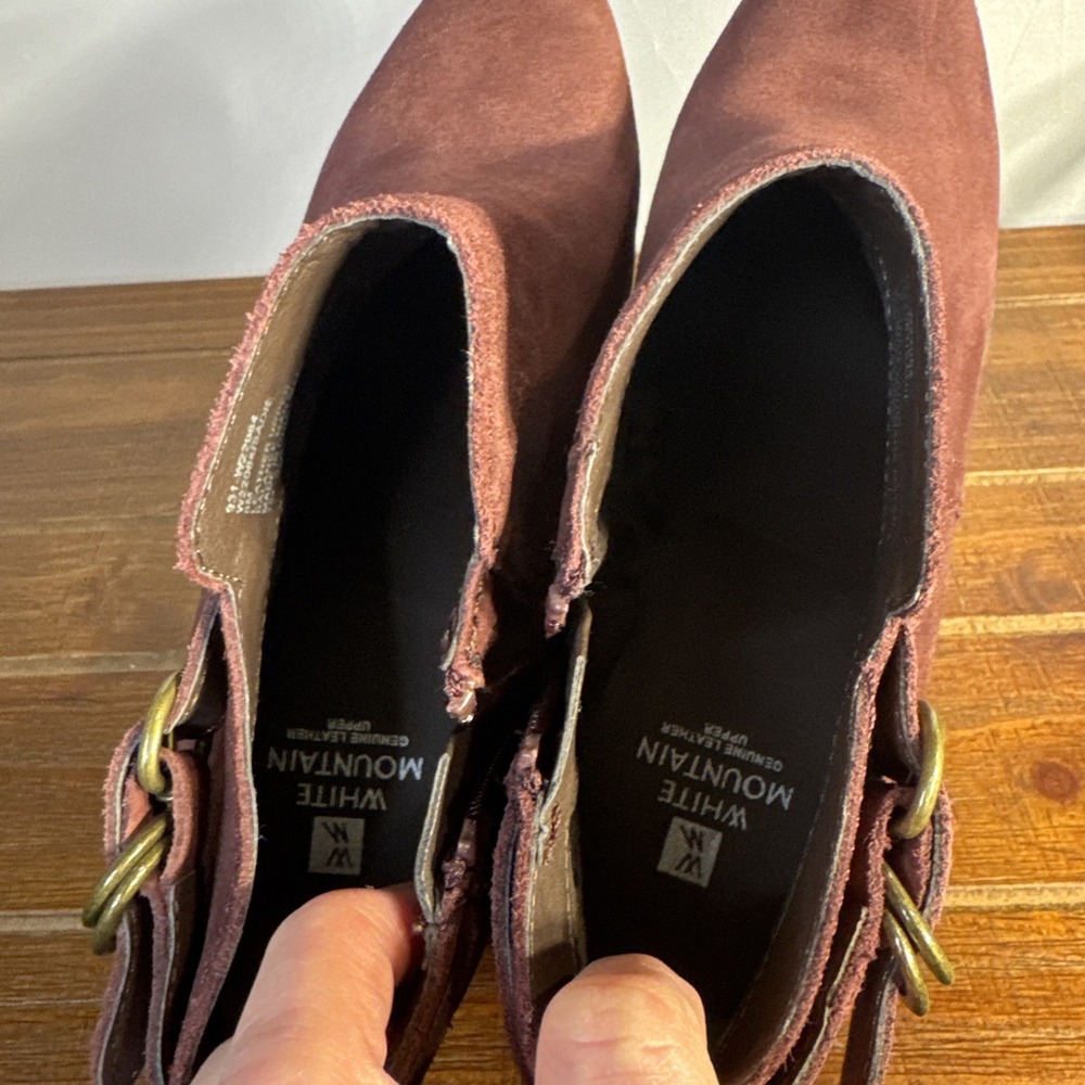White Mountain Women's Sadie‎ Bootie Burgundy Suede size 8M - Picture 7 of 8